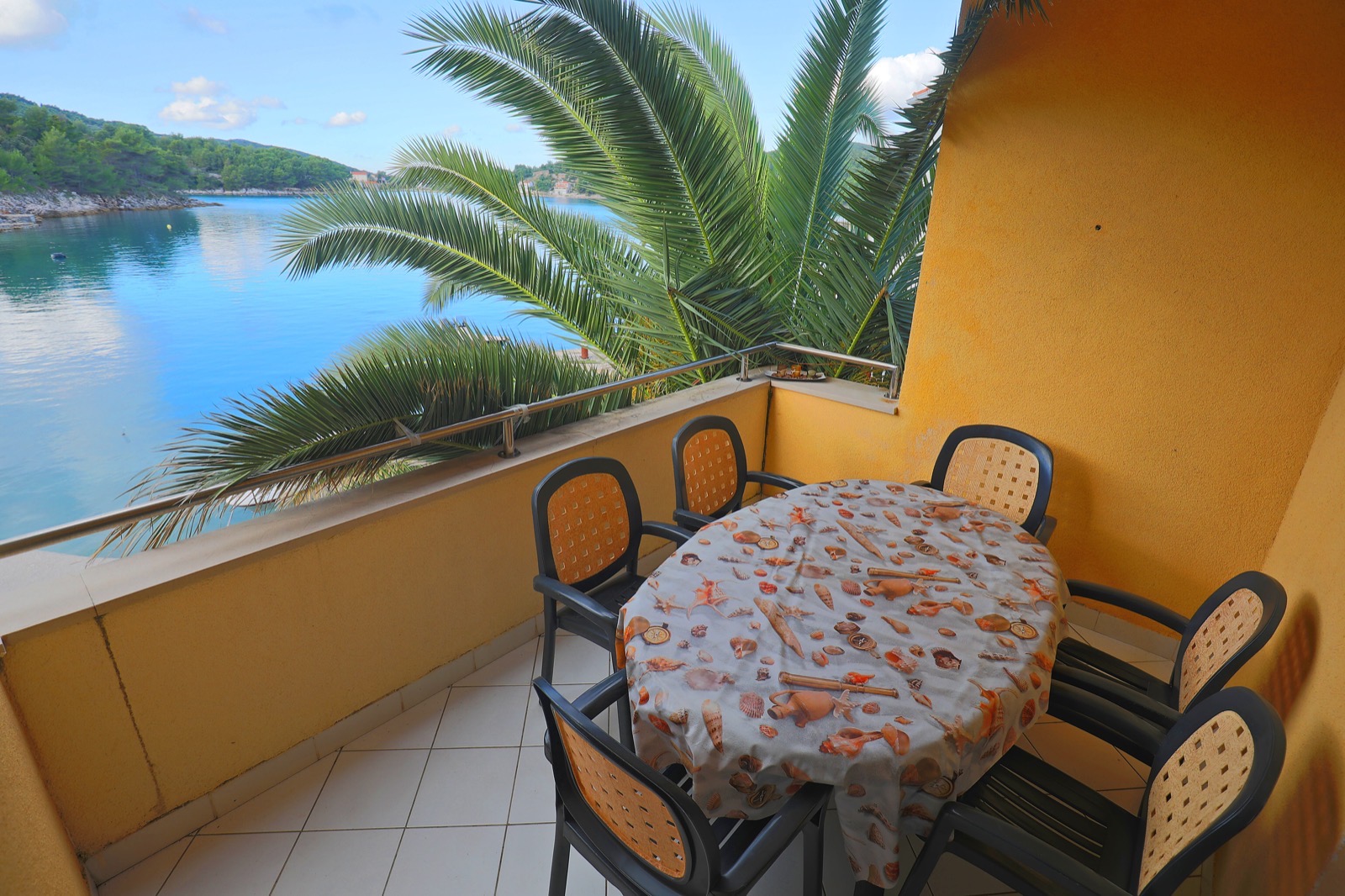 Lanterna balcony