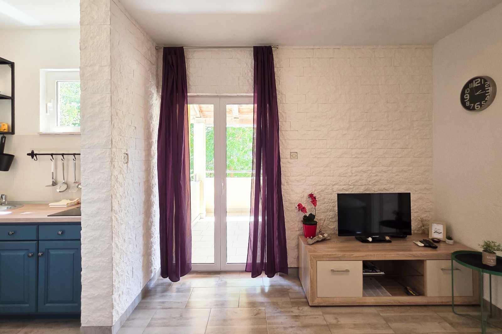 Mir living area