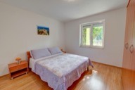 Mežanj bedroom